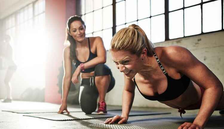 Reprendre un sport comme la musculation seul ou avec un pro ?